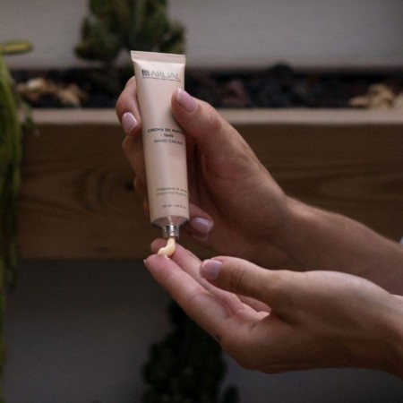 Arual Handcreme mit Grüntee-Duft 30g -Hand- und Fußcreme - 2