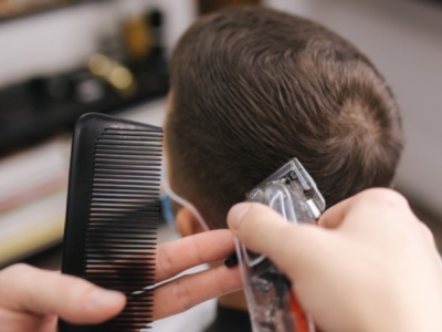 Obtenha cortes de cabelo impecáveis de maneira fácil com uma máquina de cortar cabelo